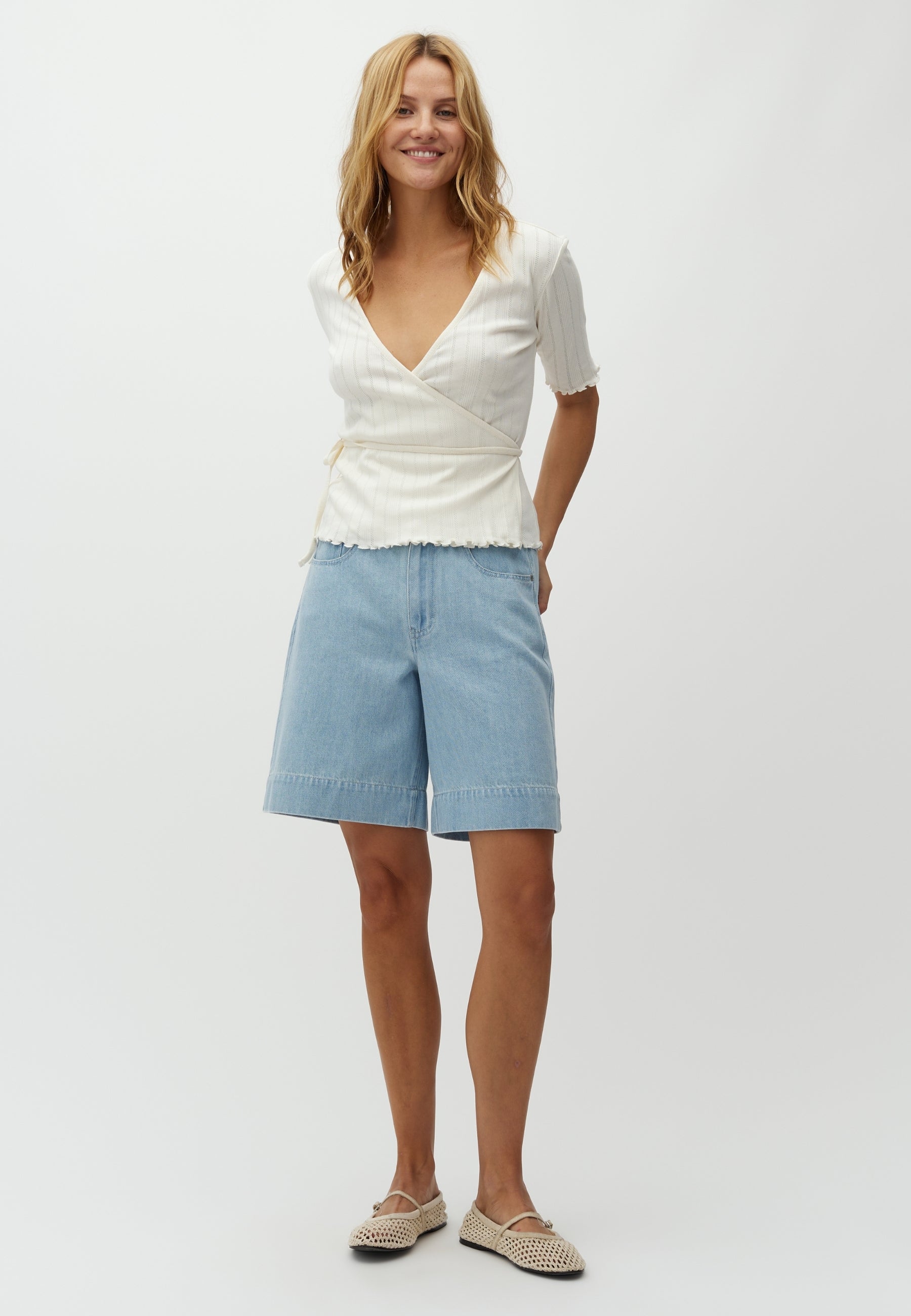 Sanira-M_Light Soft Wash_Model_0