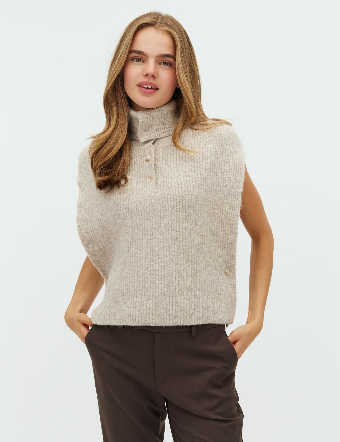 Tristiana-M_Light Taupe Melange_Model_0